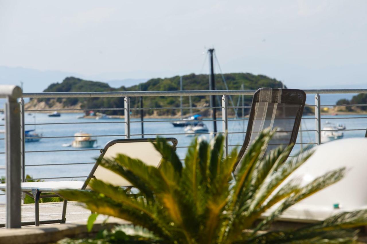 Beach Suite Nina Supetarska Draga Exterior foto